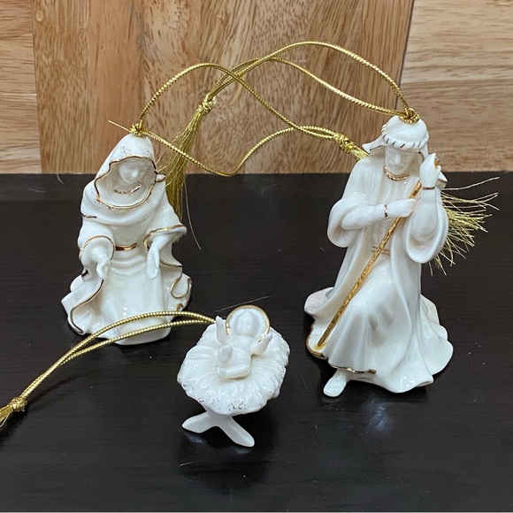 LENOX #6403927 Nativity The Holy Family Christmas Tree Ornament - Picture 8 of 13